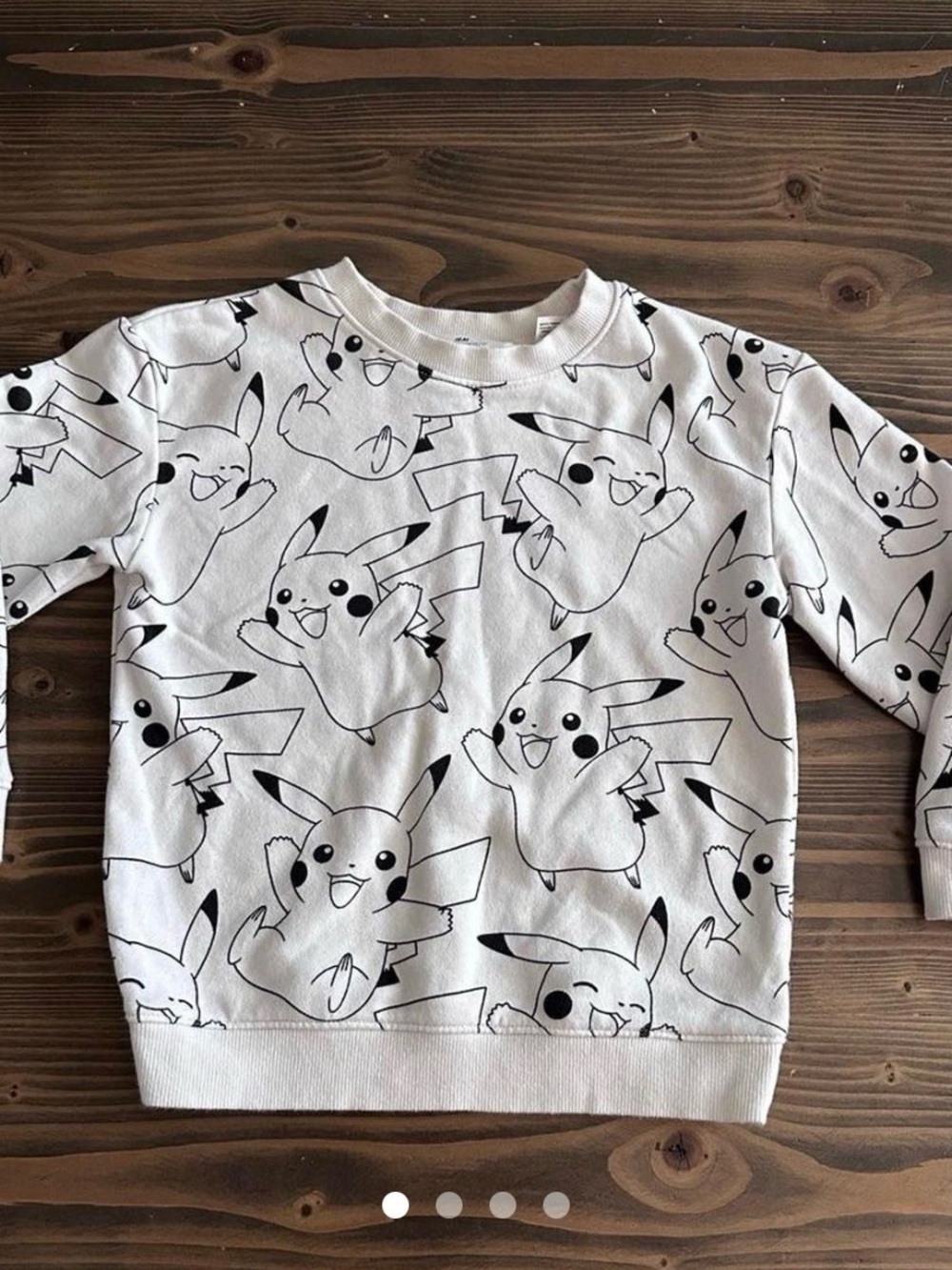 Kids White Pikachu Graphic Sweatshirt size 5/6